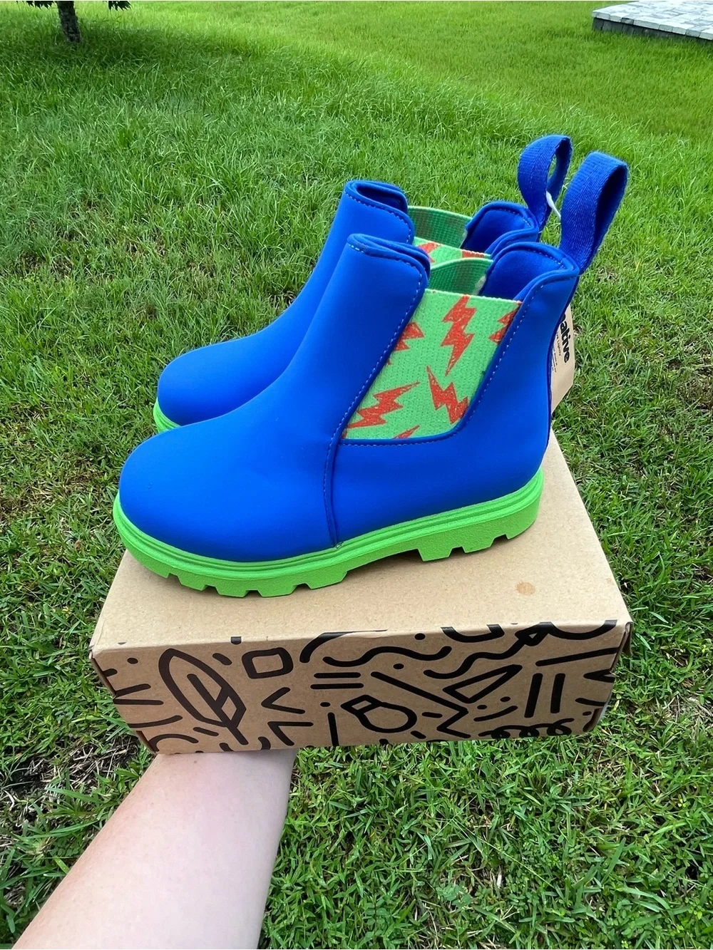 NWT Native Kids Kensington Treklite Bloom Boots with Lightning Bolt Size C10